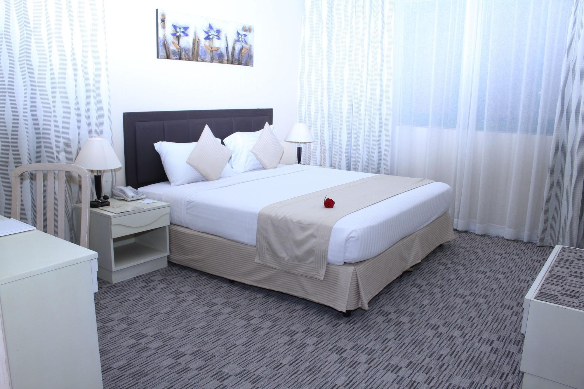 דובאי Wescott Pearl Hotel Apartments מראה חיצוני תמונה
