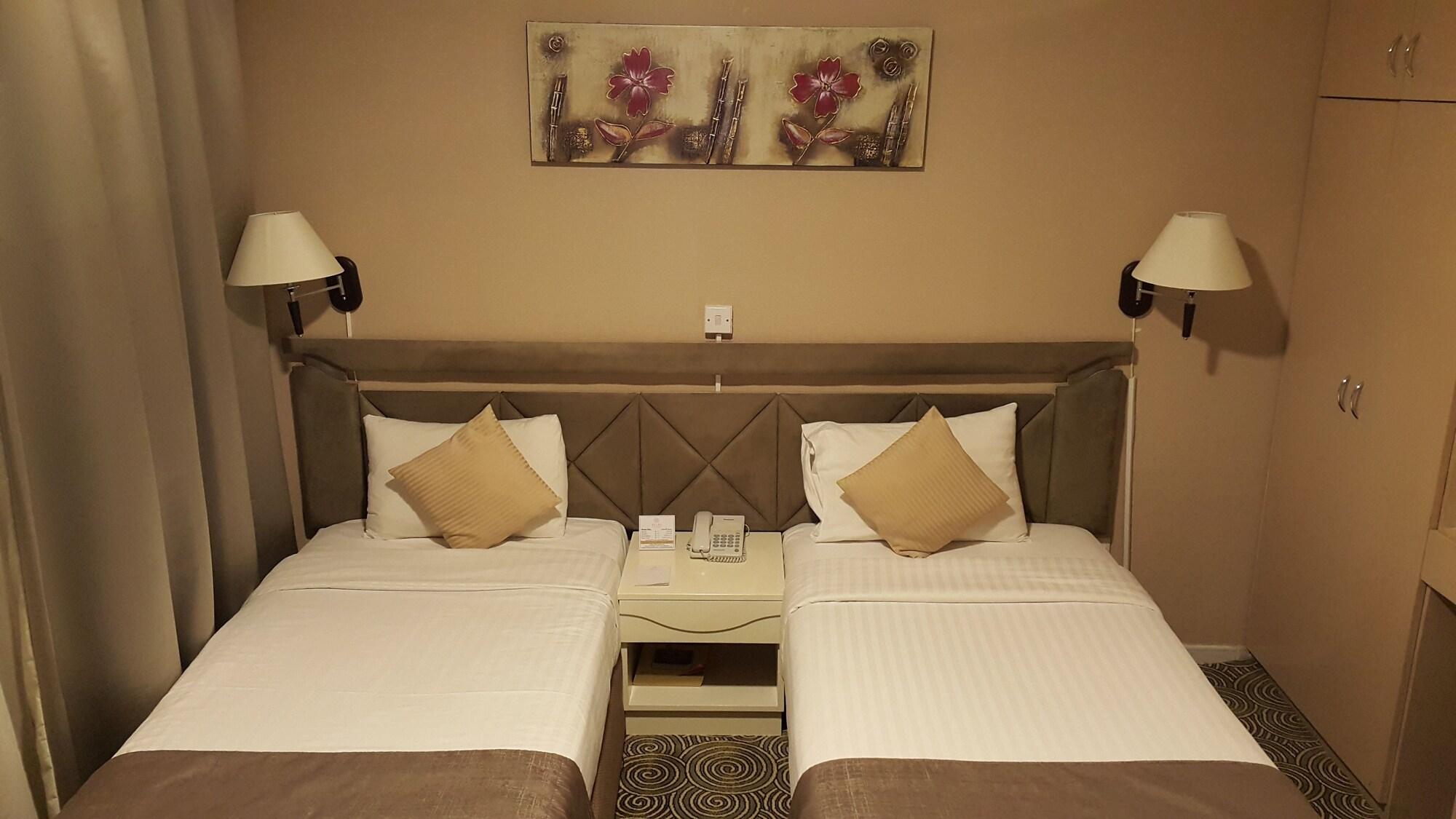 דובאי Wescott Pearl Hotel Apartments מראה חיצוני תמונה