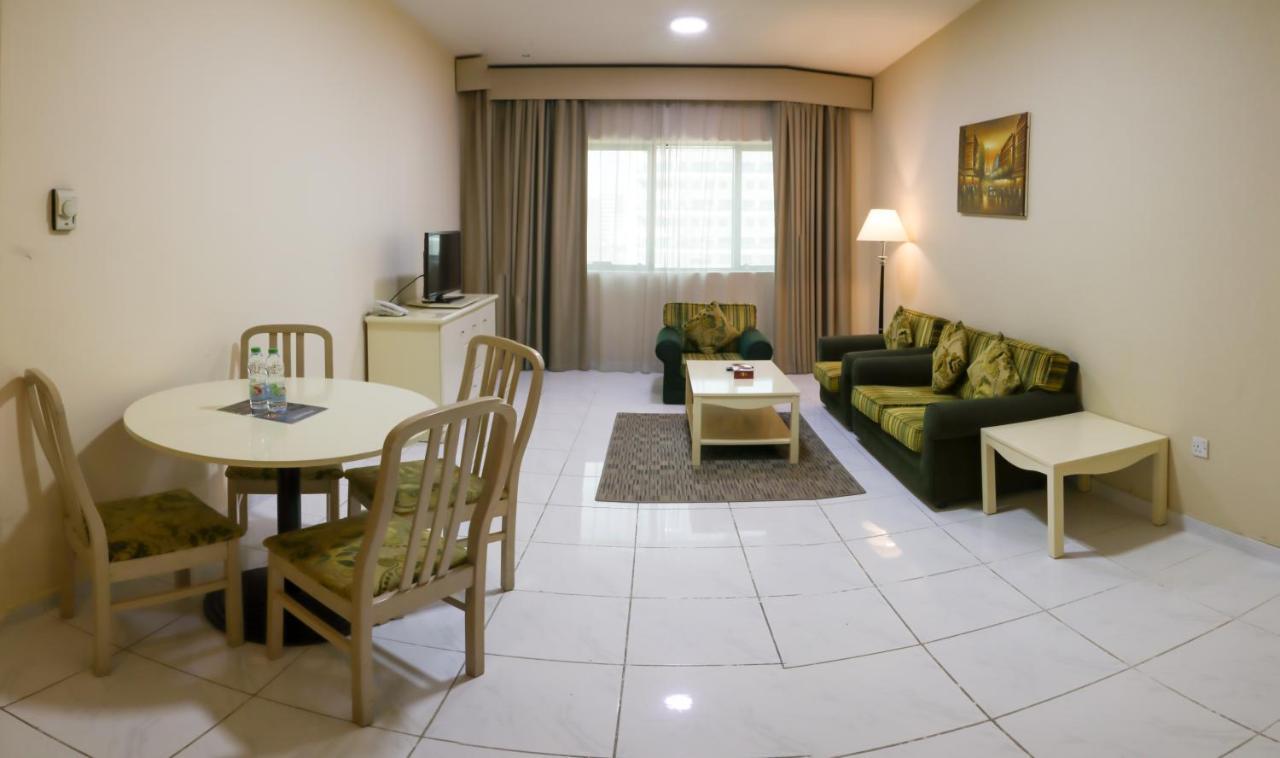 דובאי Wescott Pearl Hotel Apartments מראה חיצוני תמונה