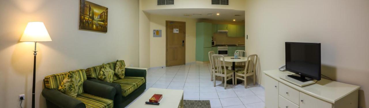 דובאי Wescott Pearl Hotel Apartments מראה חיצוני תמונה