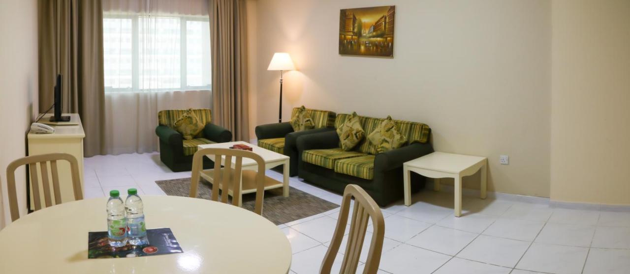 דובאי Wescott Pearl Hotel Apartments מראה חיצוני תמונה
